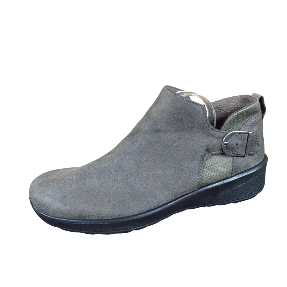 Bzees Get Together Women Ankle Bootie Size 8 Comfort Walking Gray Fabric